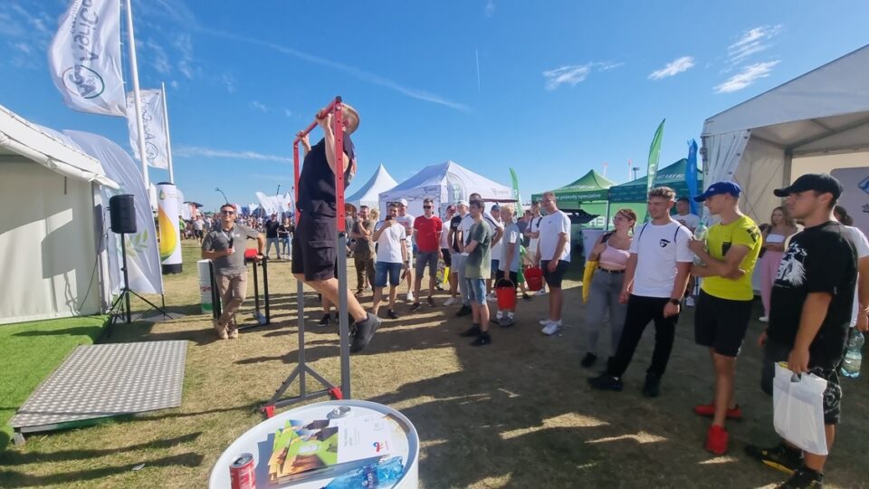 drążek do podciągania na targach agro show 2025